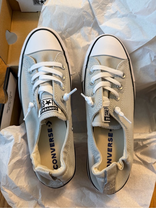 Converse Shoes - New in box Chuck Taylor Shoreline size 9 women